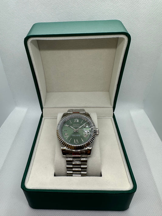 Green Roman Dial